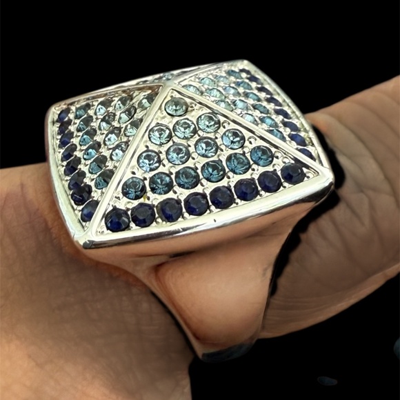 Vintage Sillver touchstone ring  with blue crysatl size 6 - Picture 2 of 4